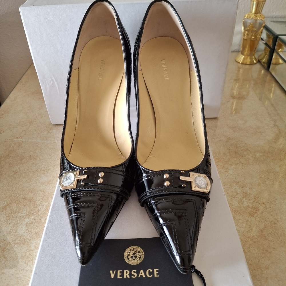 Versace Decollete Vernice Trap Pump, Black, Size 41 (11)